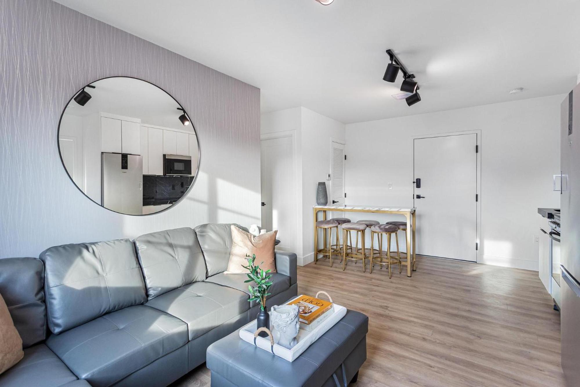 Lux Retreat By Renzzi