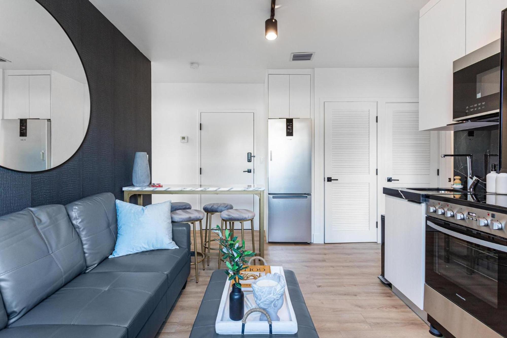 Lux Retreat By Renzzi