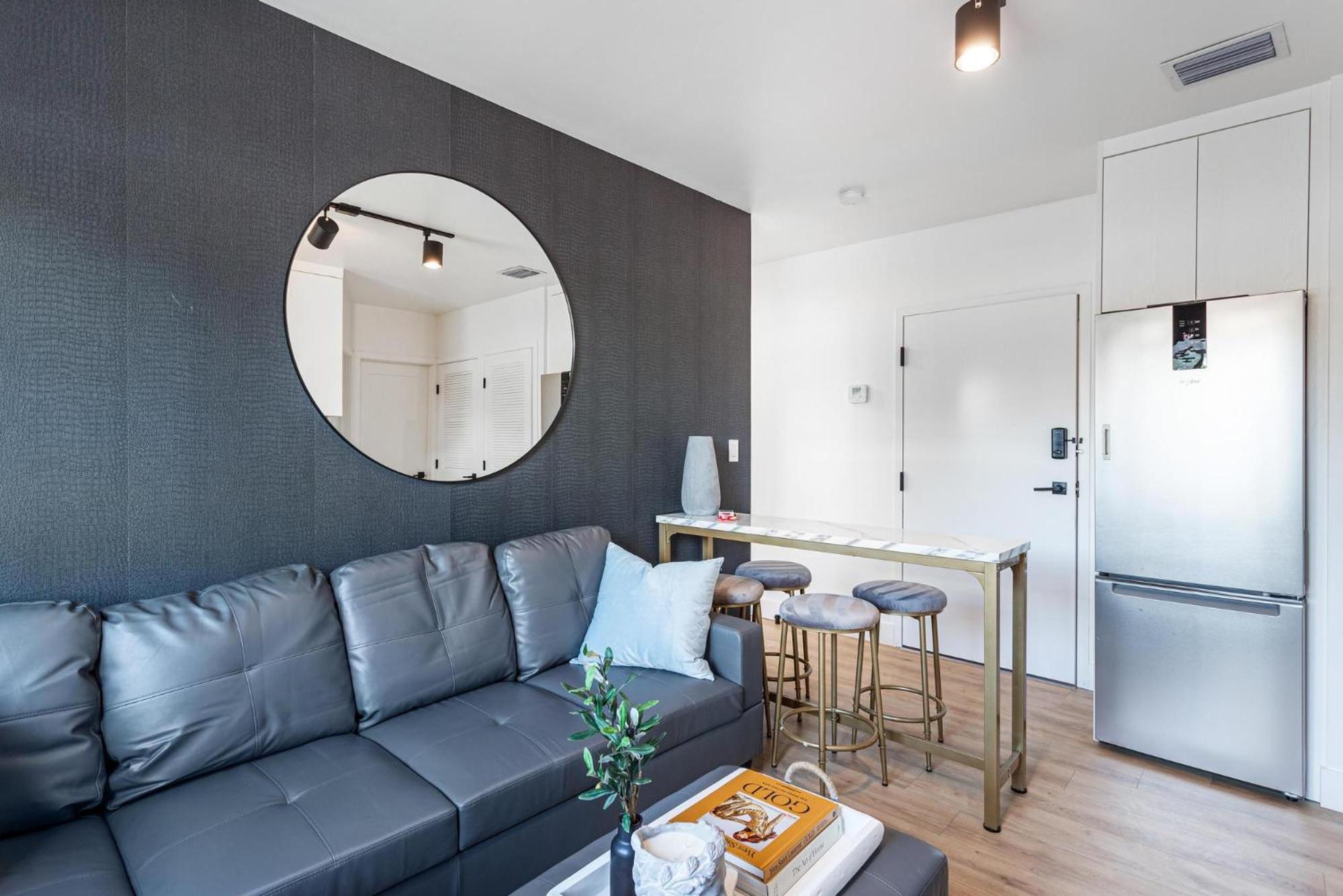 Lux Retreat By Renzzi