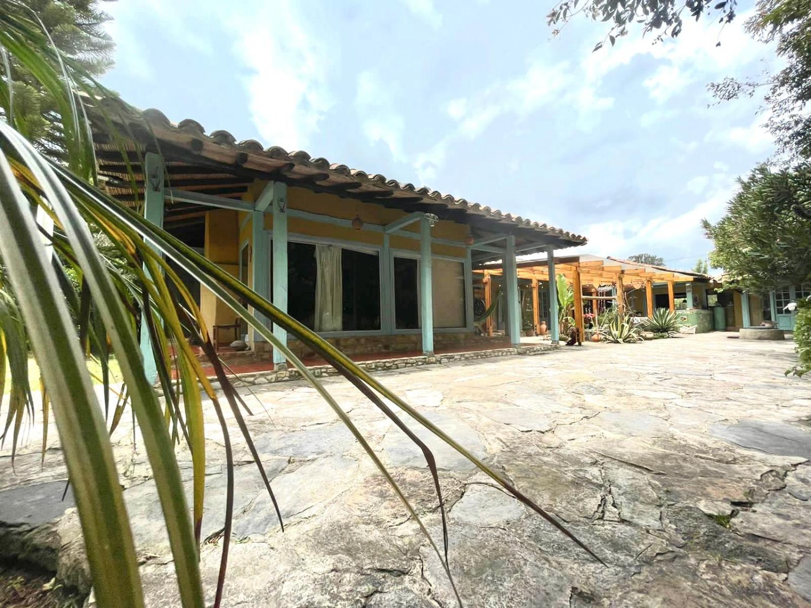 Chalet Campestre Casa Azul, 5 minutos de Tibasosa, paseos por nuestros Pueblitos