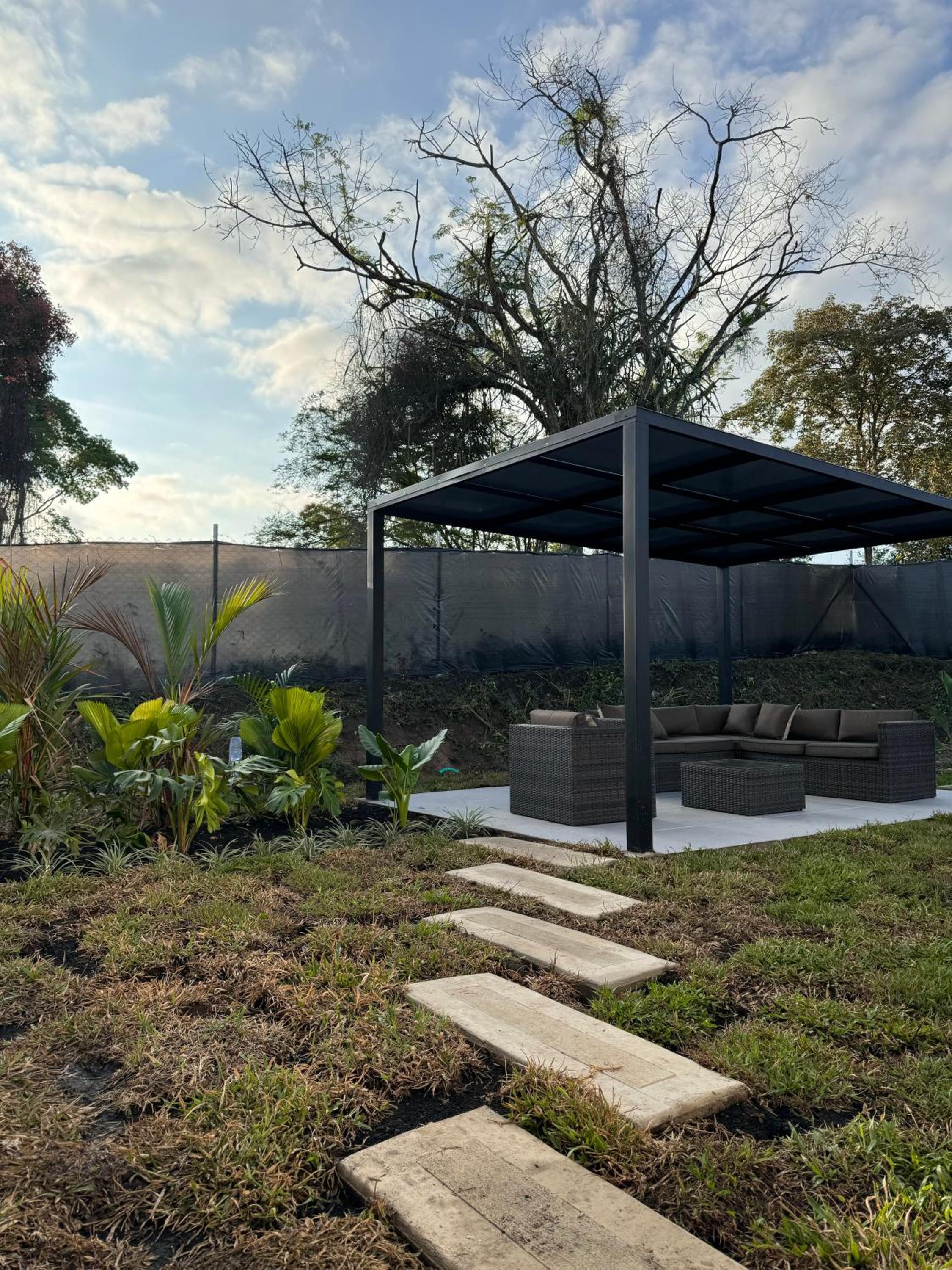 CASA PALMANOVA CON PISCINA EN LA MESA