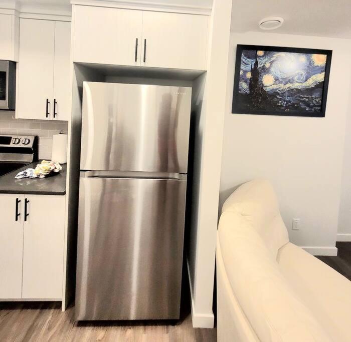 Somy Suite - Cozy 2bedrom with two queens bed and free street parking