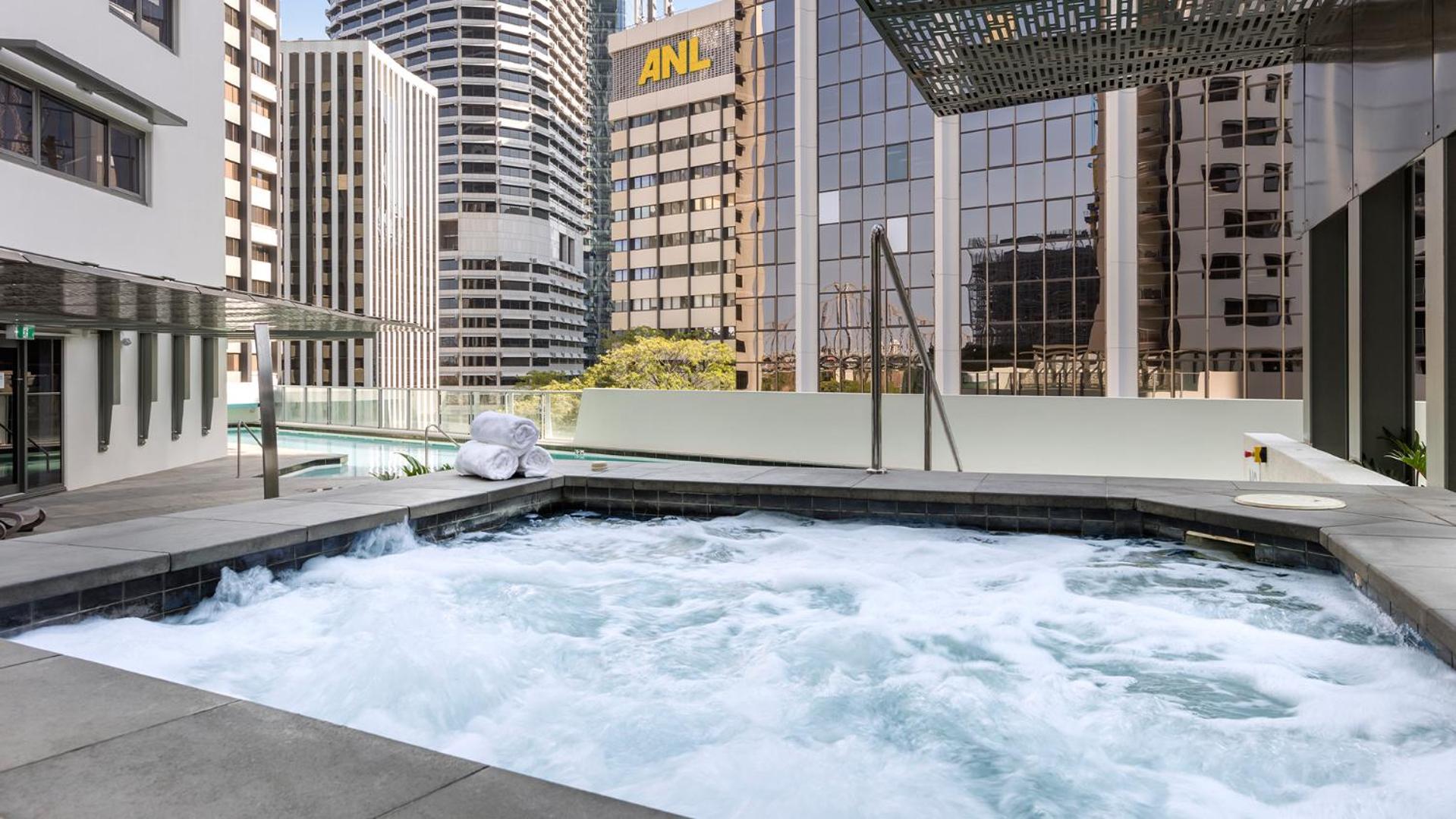 Oaks Brisbane Aurora Suites-4
