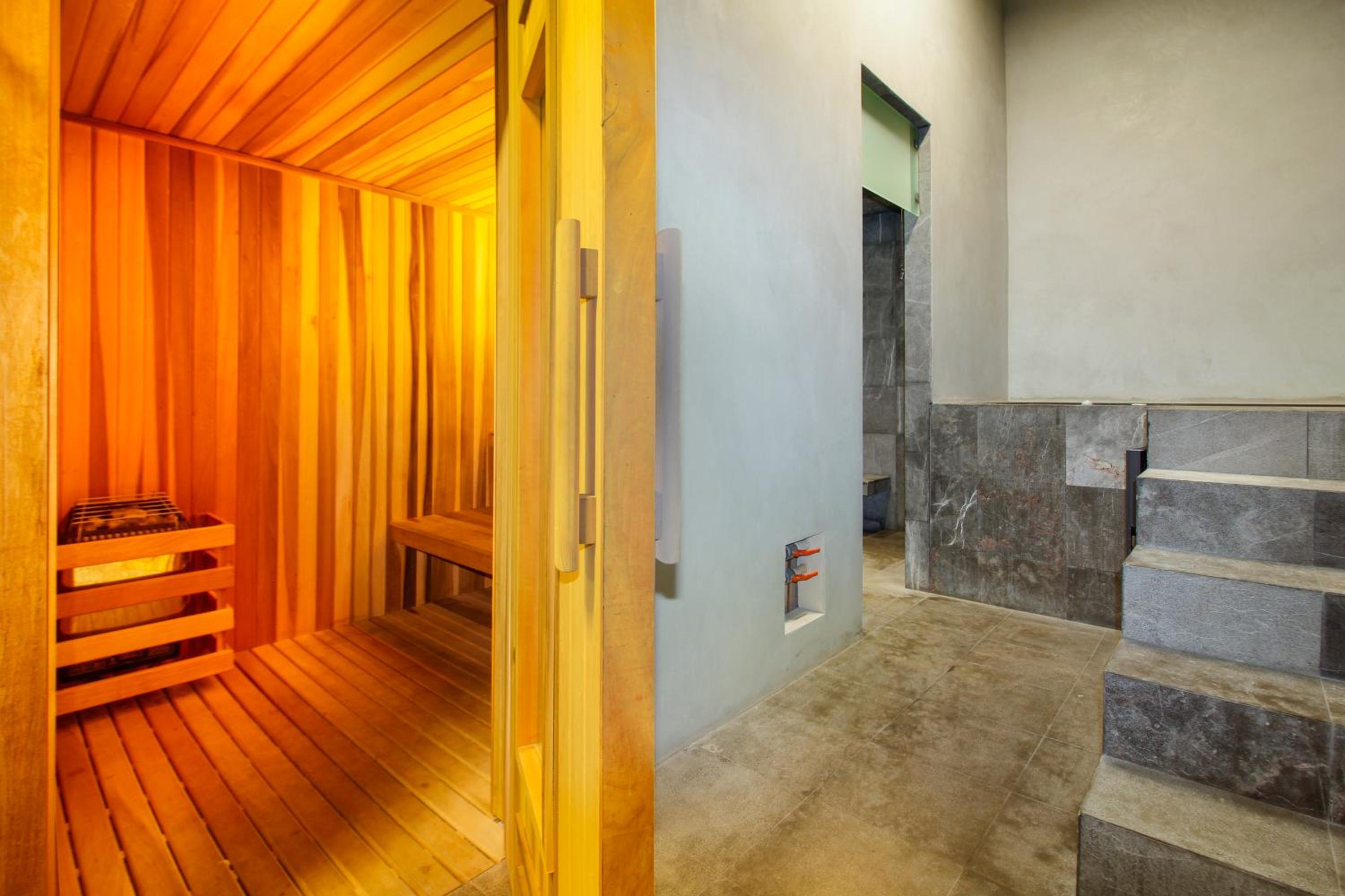 All in one (Cenote-Gym-Rooftop-Pools)luxury condo view 4
