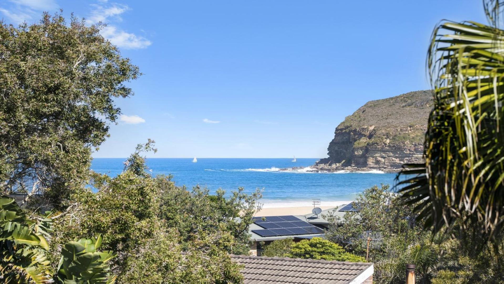 Jean's Beach House Accom Holidays