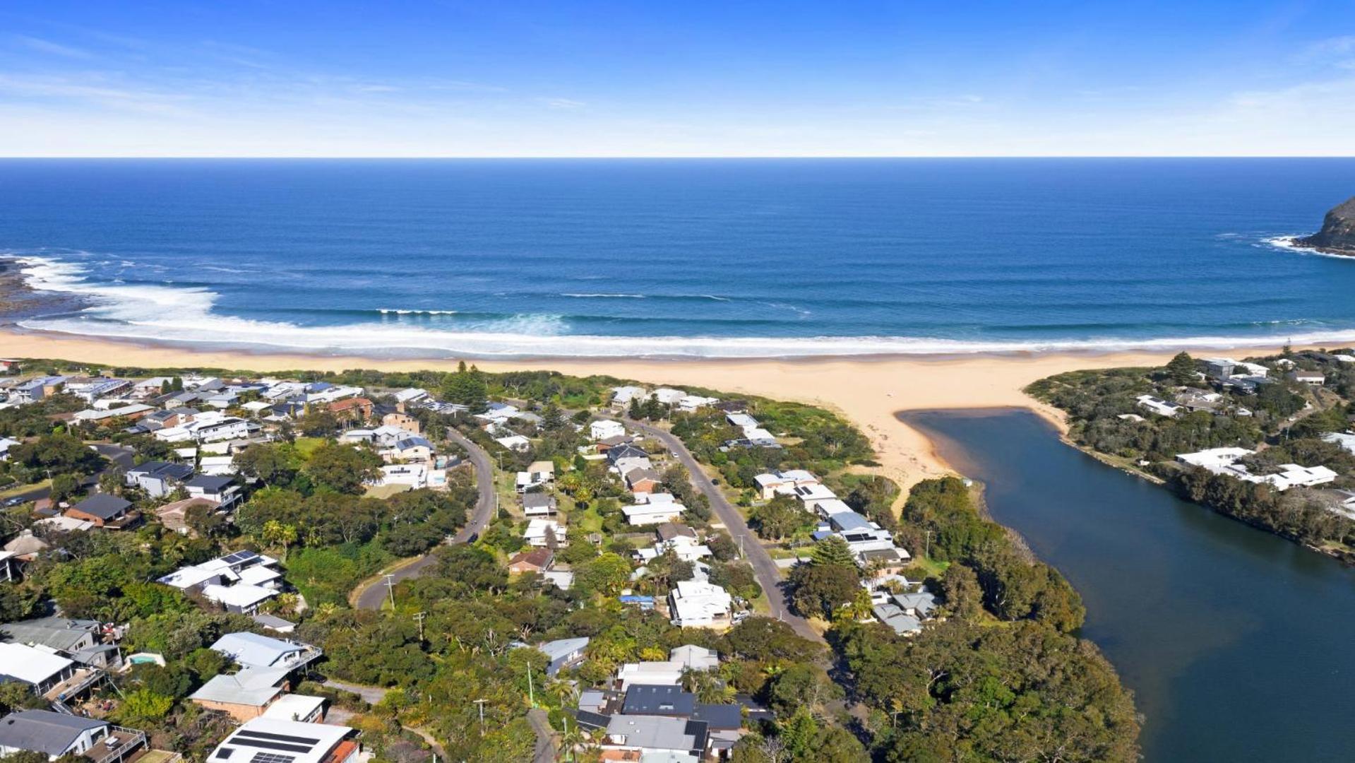 Jean's Beach House Accom Holidays
