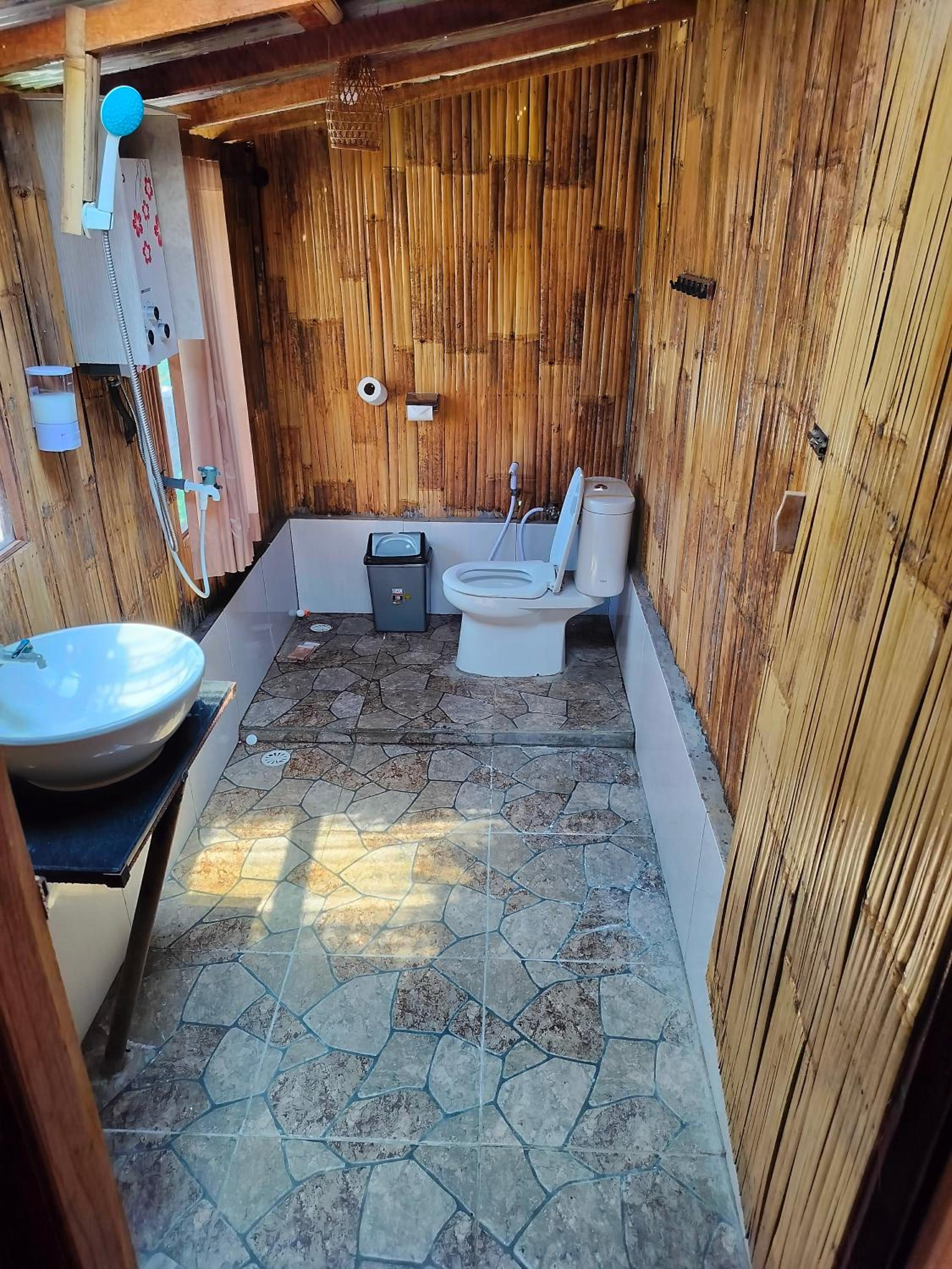 Photo 12