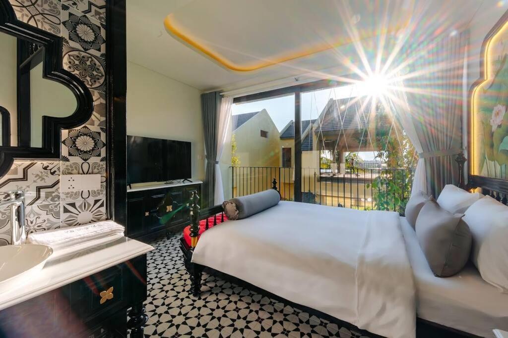 Lotus Villa Hoi An - 4 Bedrooms - river view - private pool view 4