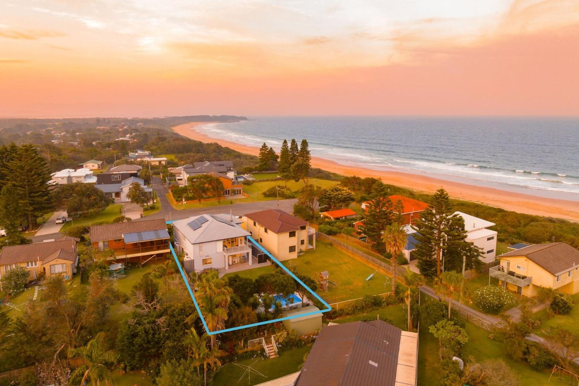 Sea La Vie - Pet Friendly with Fireplace and Swimming Pool & Spa