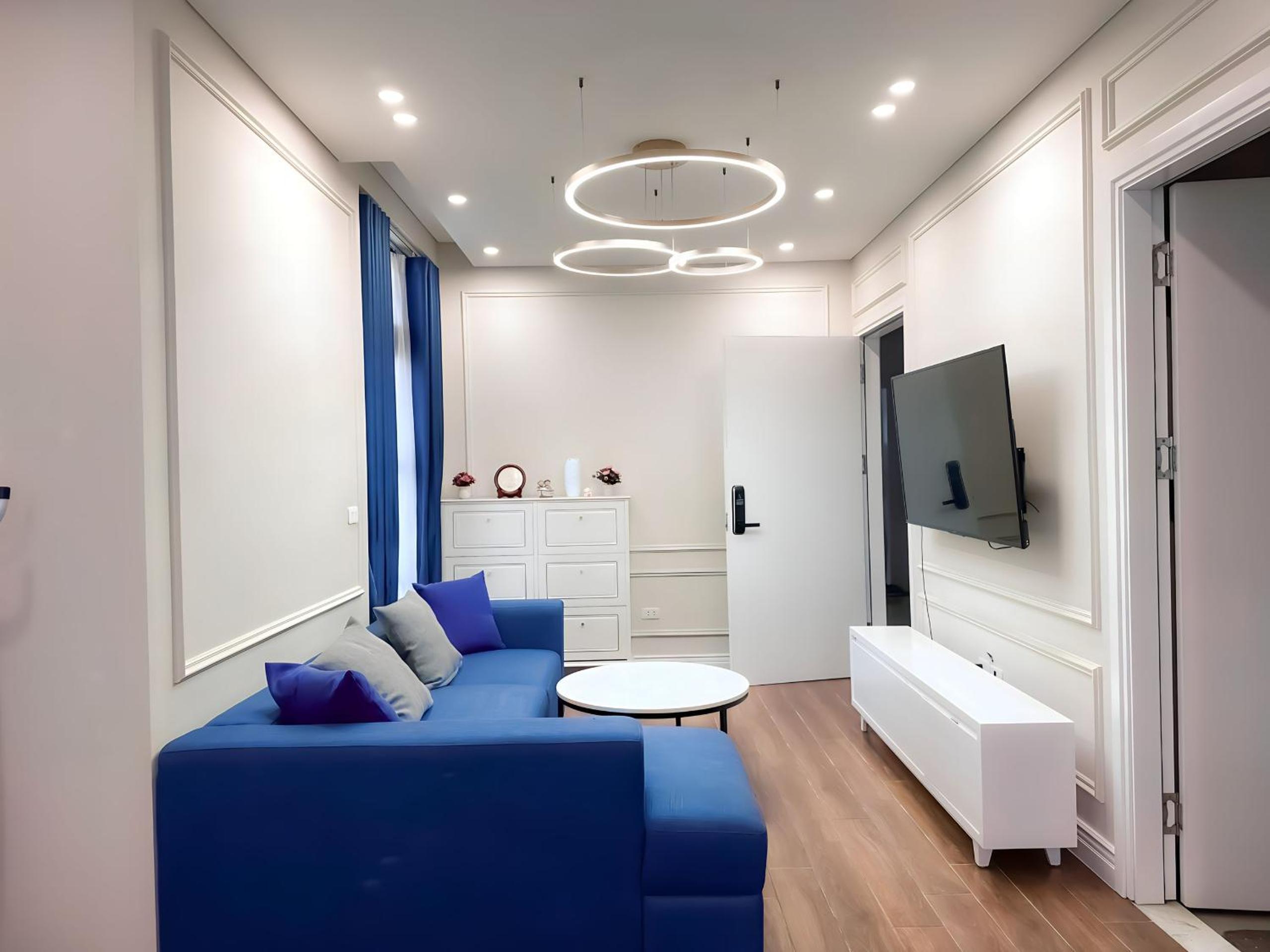 The LuxHomes Apartment Vinhome Imperia, HP view 3