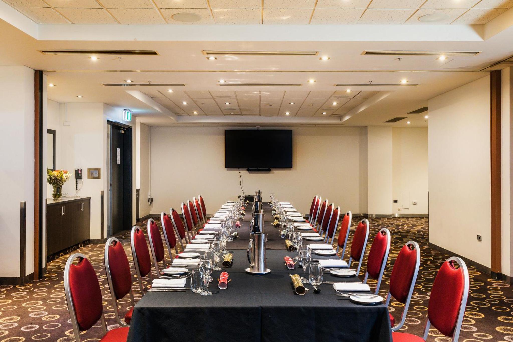 Canberra Vacations - Crowne Plaza Canberra, an IHG Hotel - Property Image 8