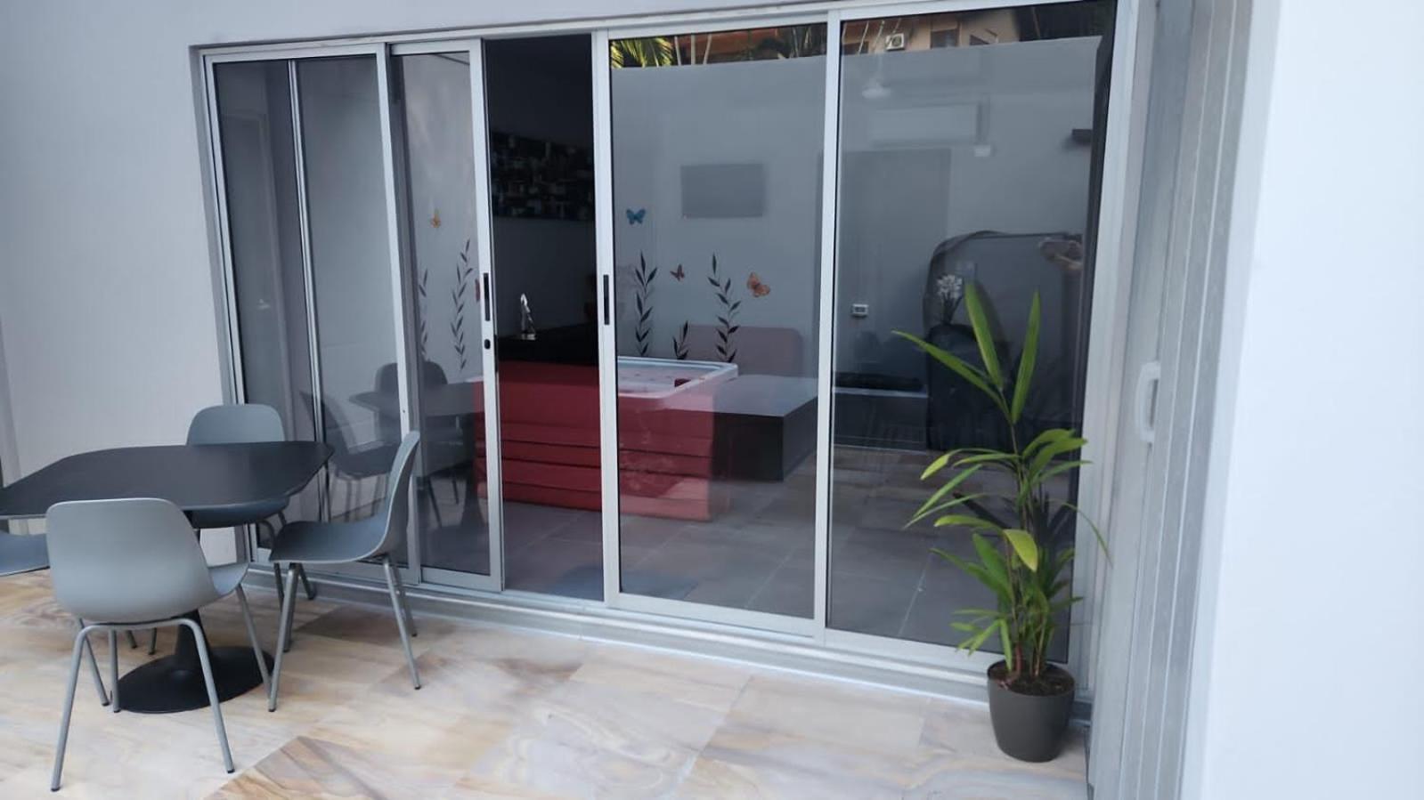 CASA MARIPOSA en Punta Leona a 500 metros de la playa FULL EQUIPADA Espacio y precio a tu medida Posibilidad de alquilar la casa entera, dos apartamentos a