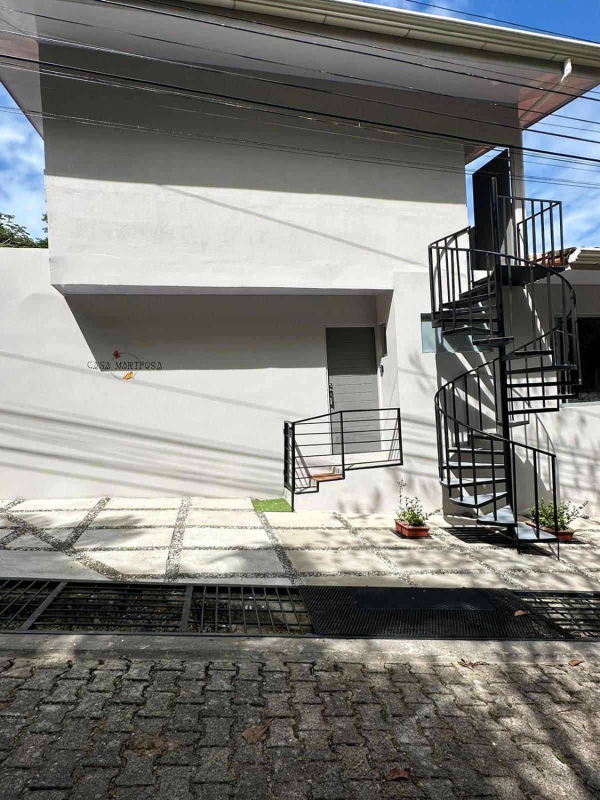 CASA MARIPOSA en Punta Leona a 500 metros de la playa FULL EQUIPADA Espacio y precio a tu medida Posibilidad de alquilar la casa entera, dos apartamentos a