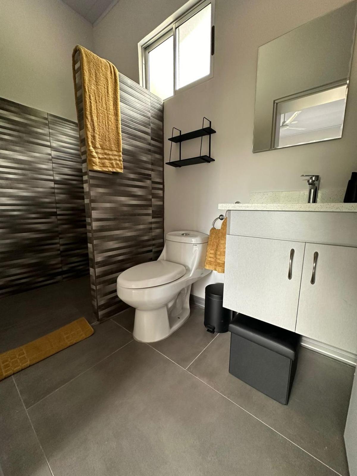 CASA MARIPOSA en Punta Leona a 500 metros de la playa FULL EQUIPADA Espacio y precio a tu medida Posibilidad de alquilar la casa entera, dos apartamentos a