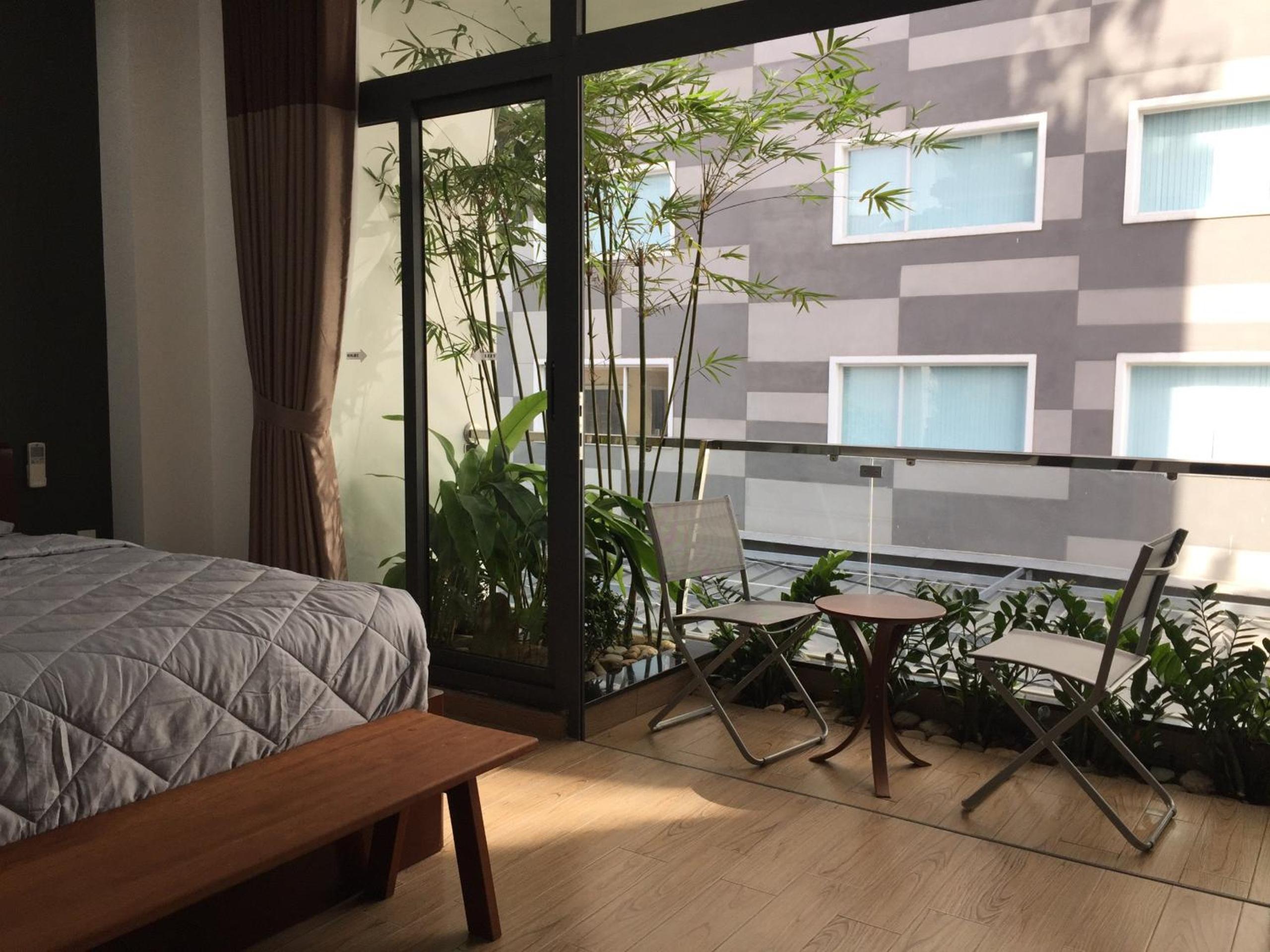 THE GARDEN BULDING