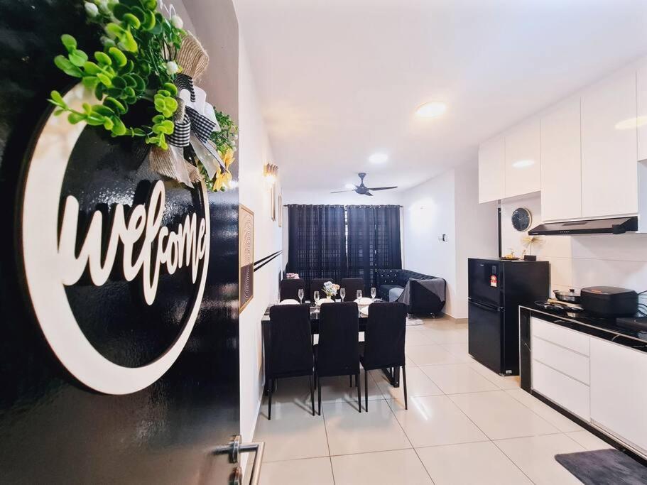 New! 4-7pax 2bedrooms condo near Mount Austin JB