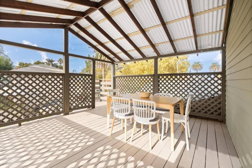 Downtown Lodi l Renovated l 5 Bedrooms l Sleeps 10 view 3