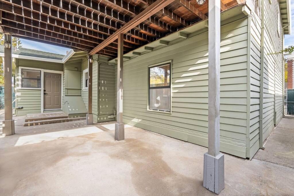 Downtown Lodi l Renovated l 5 Bedrooms l Sleeps 10 view 5