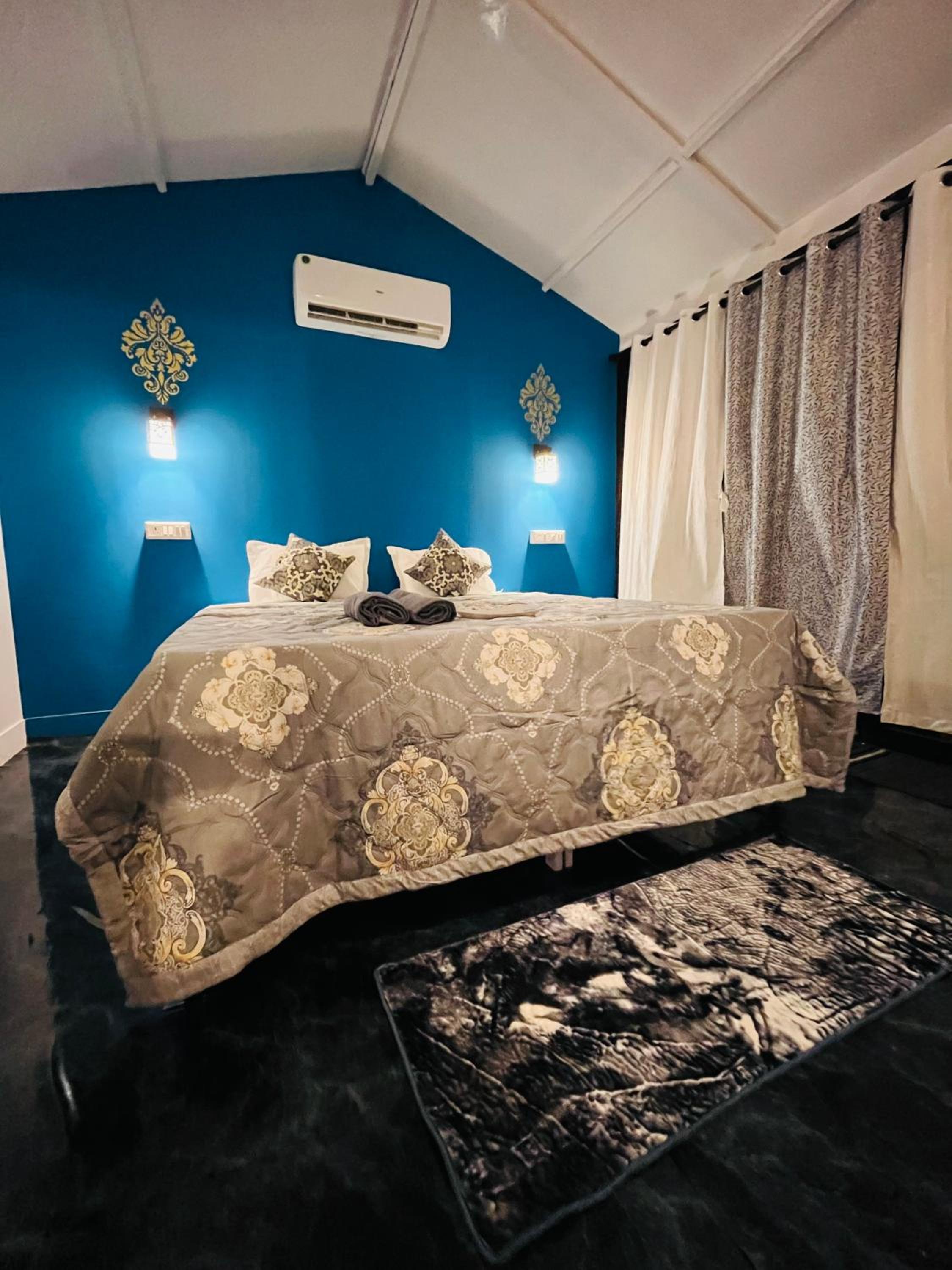 LAKSHDEEP COTTAGES