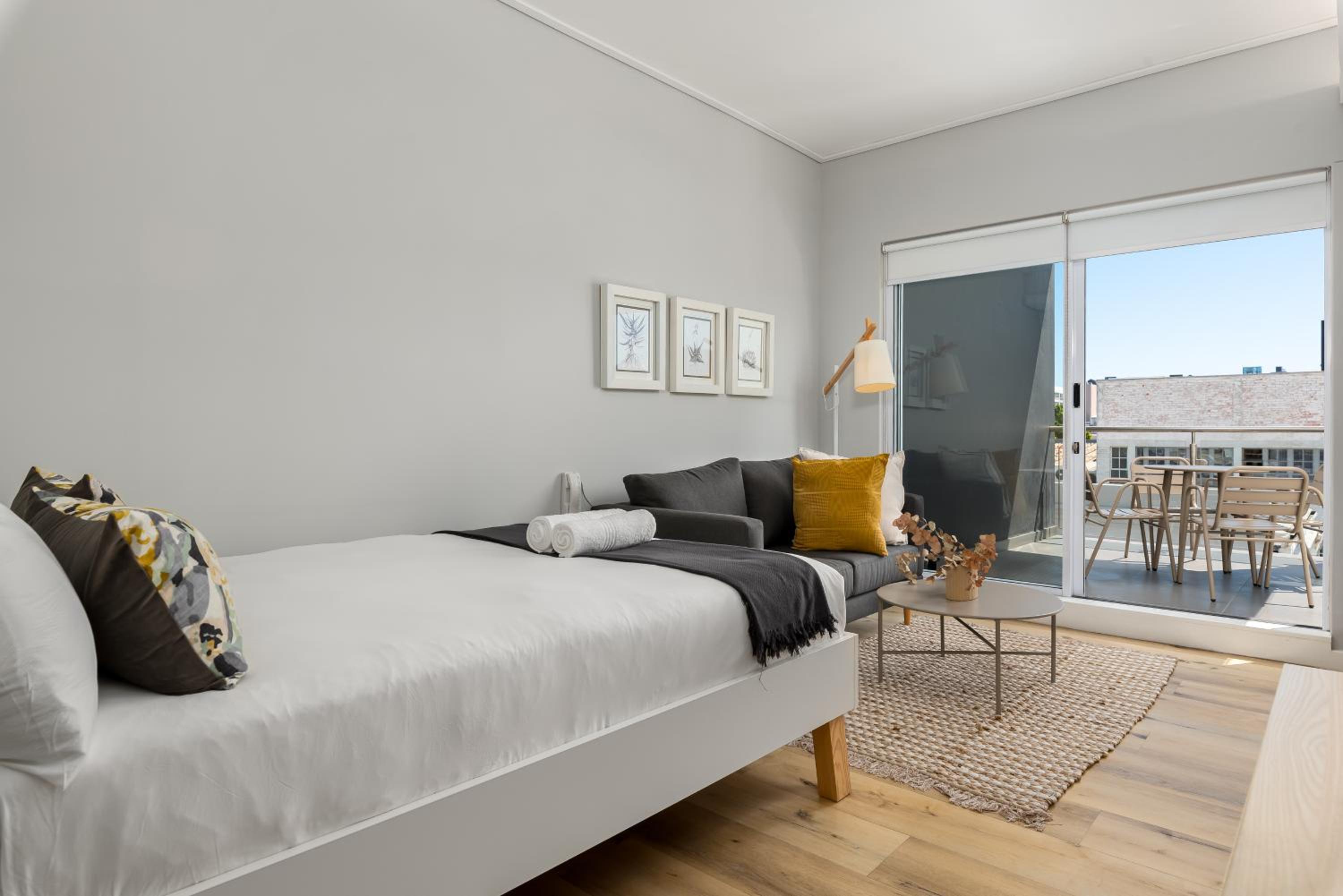 220 On Loop Luxury Apartments view 4