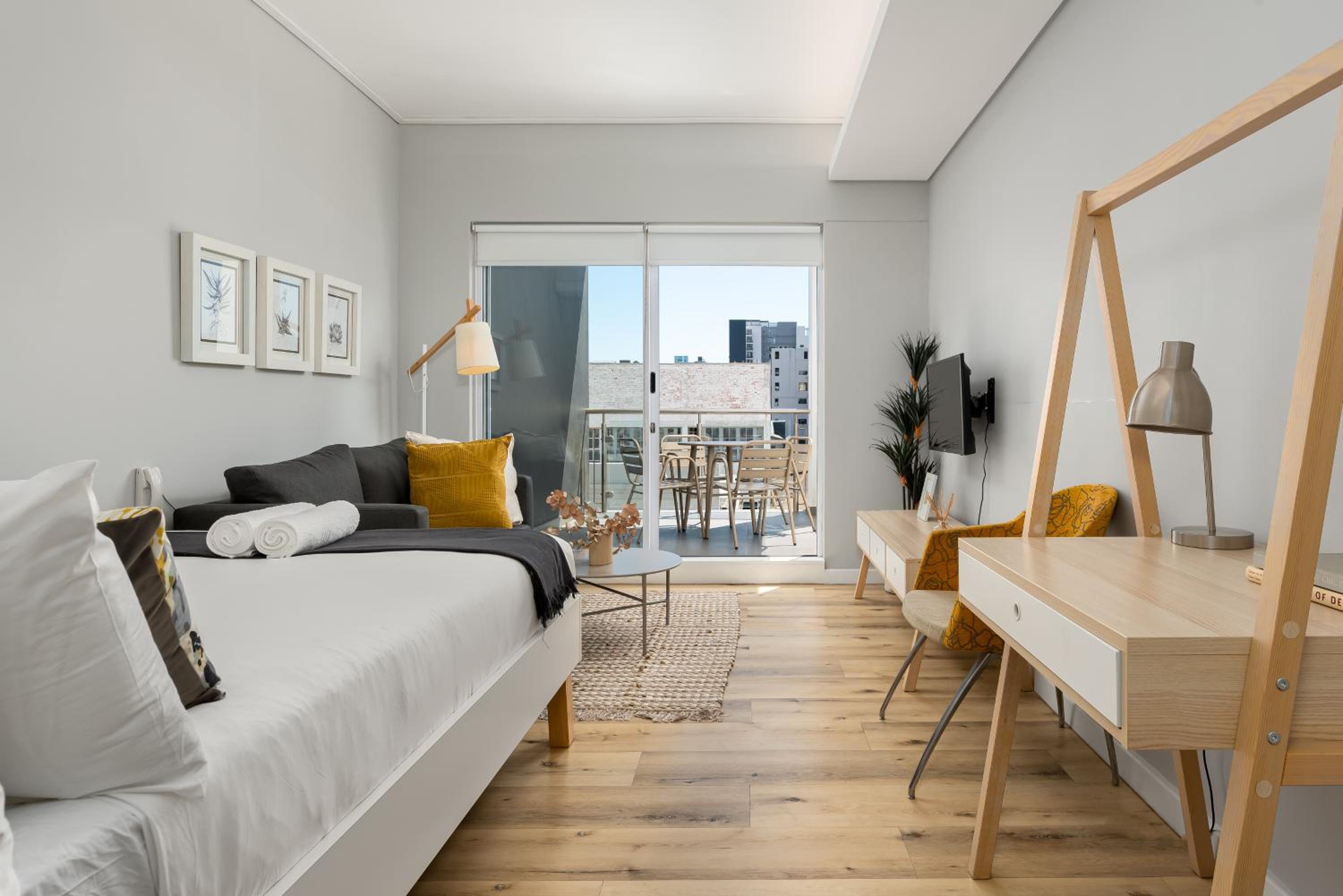 220 On Loop Luxury Apartments view 5