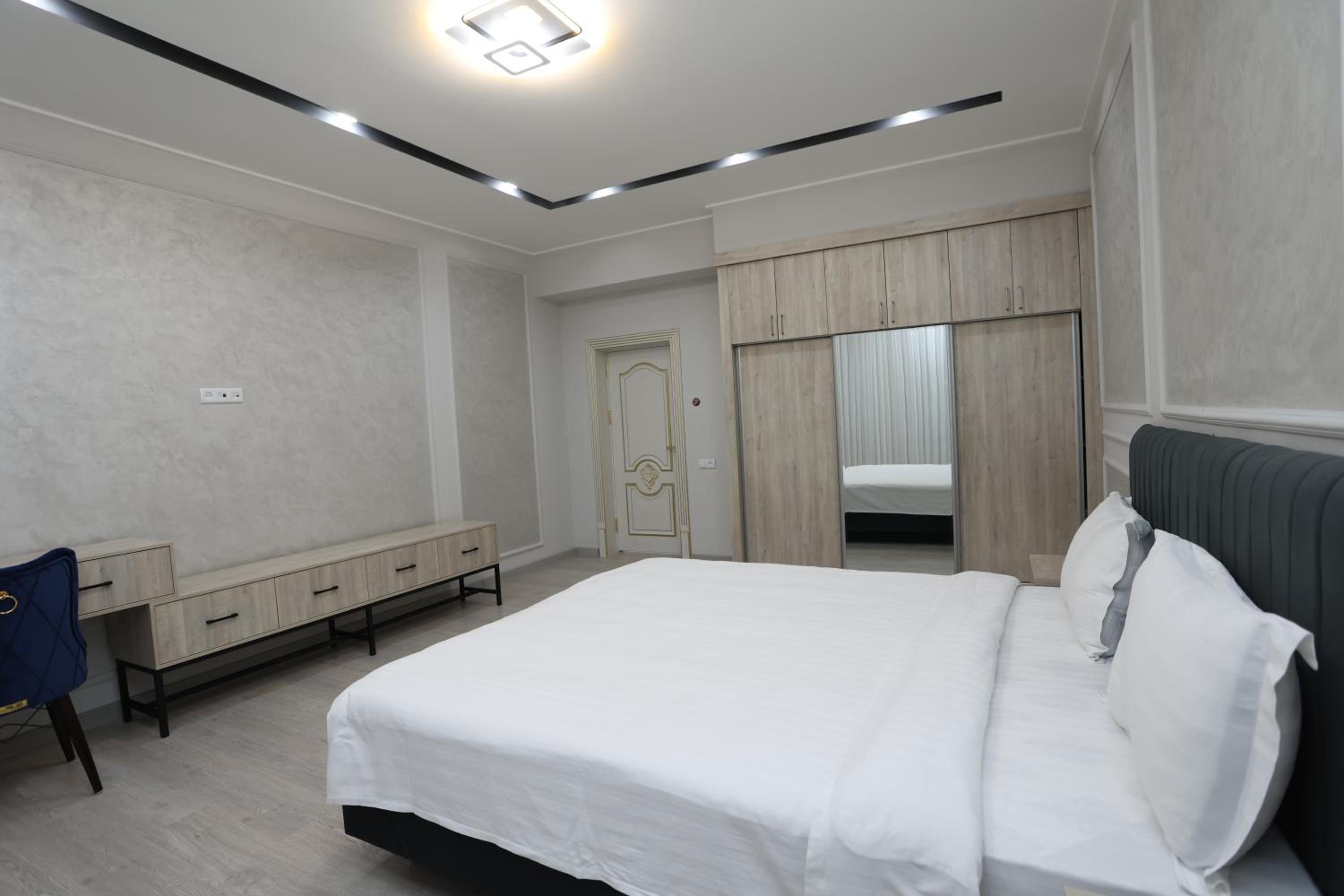 CHlNOR APARTAMENT