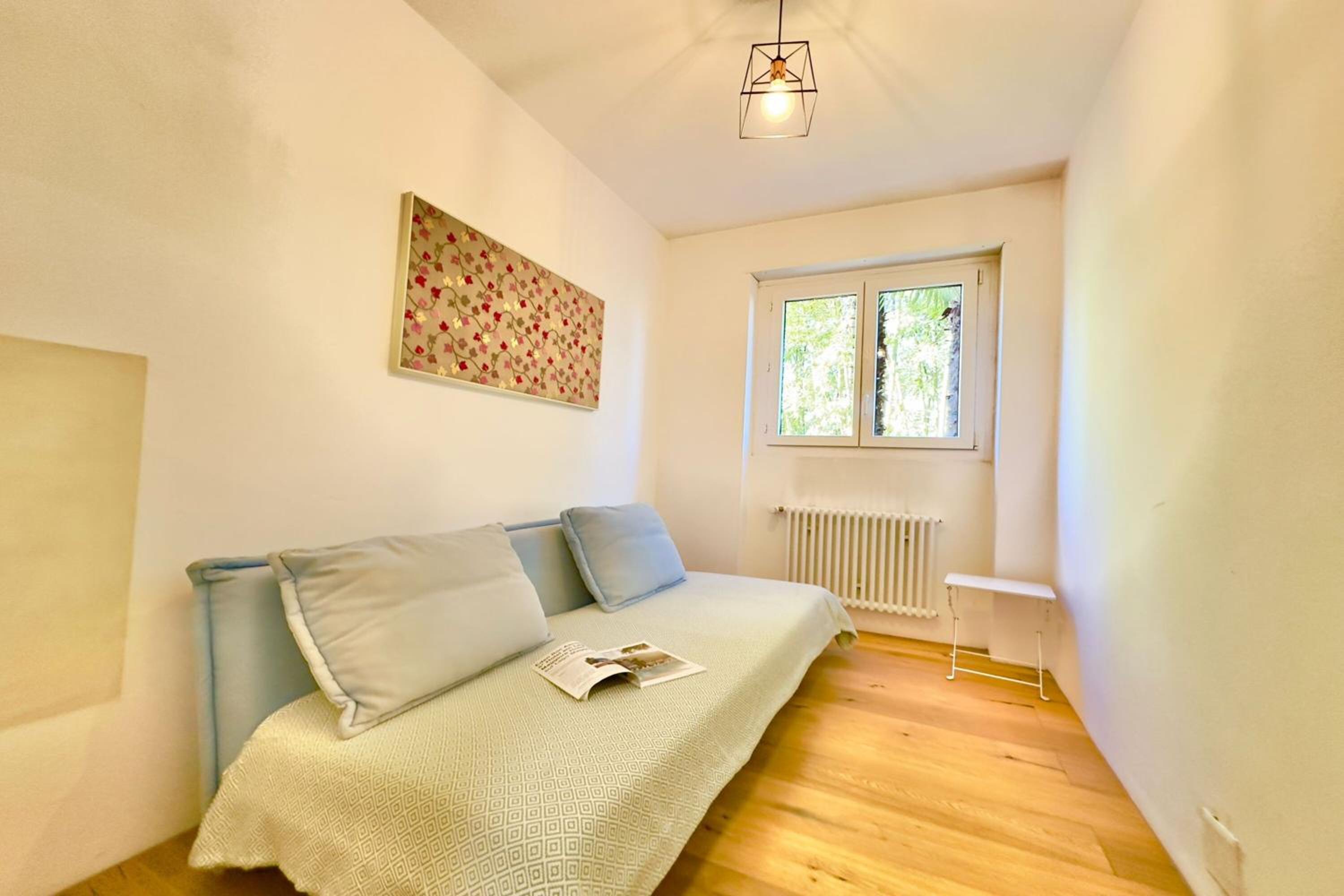 Charm Apartment with Balcony and Parking - Happy Rentals