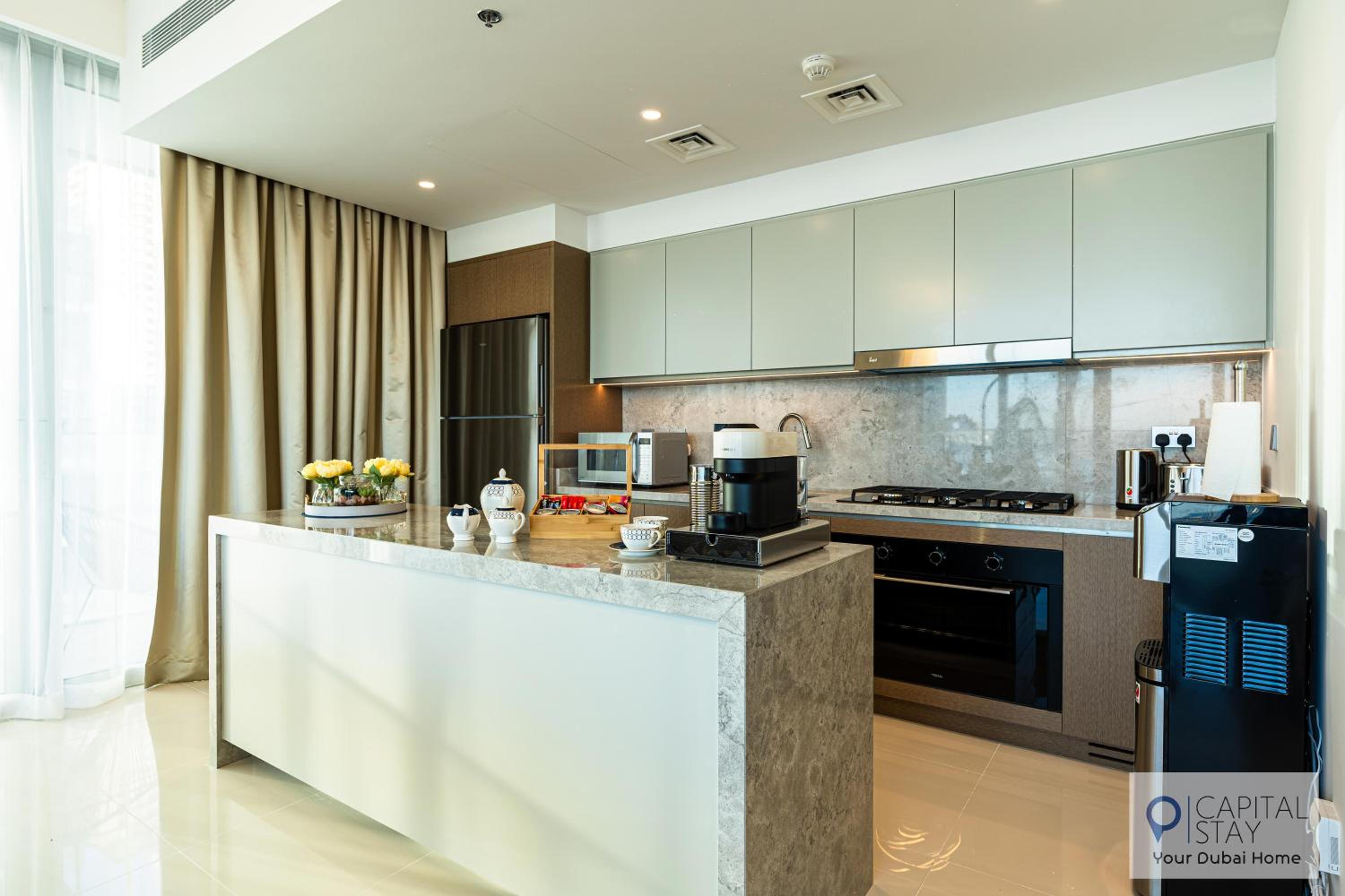Capital Stay - 4 Bed Apt in Beachfront Palm Jumeriah