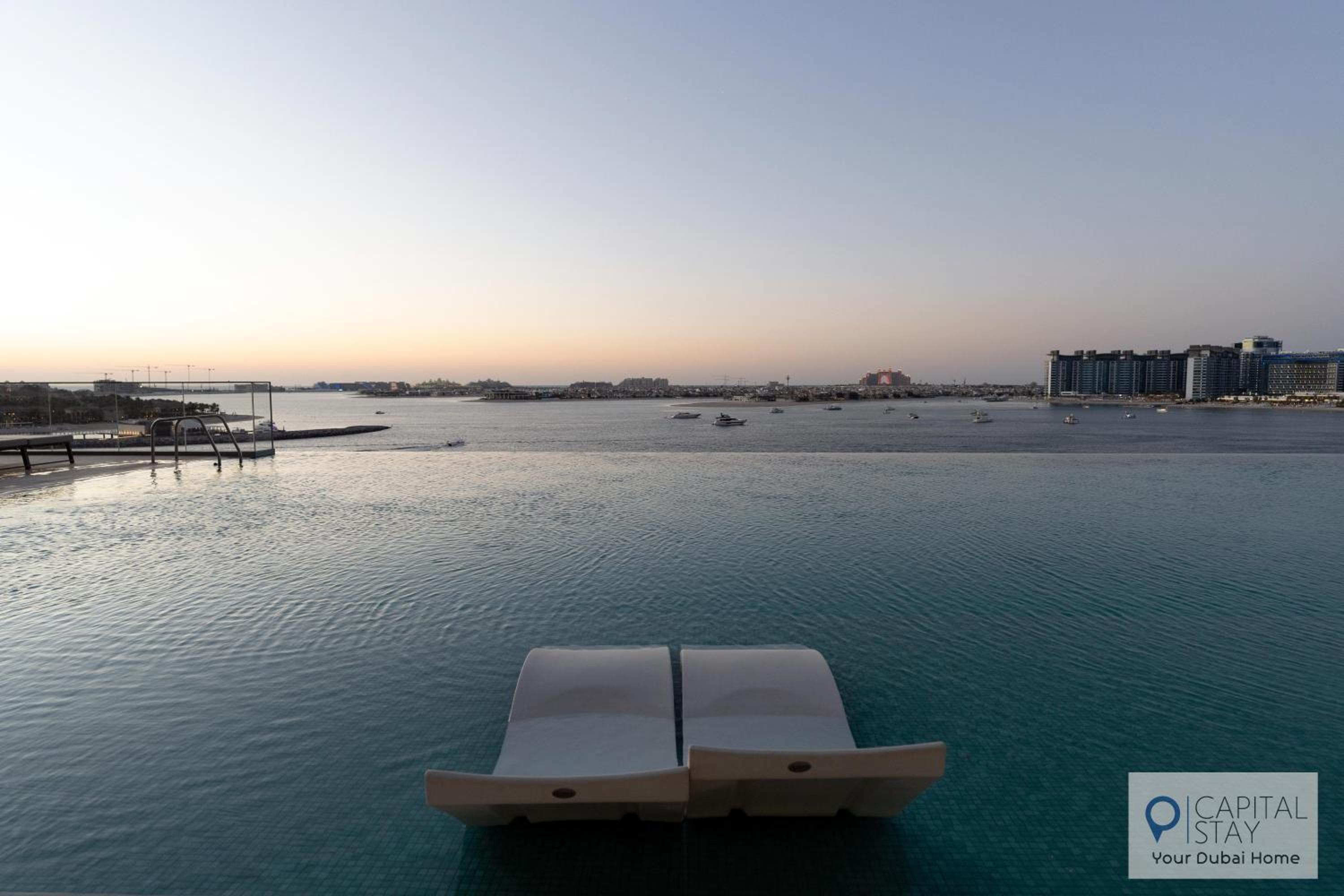 Capital Stay - 4 Bed Apt in Beachfront Palm Jumeriah