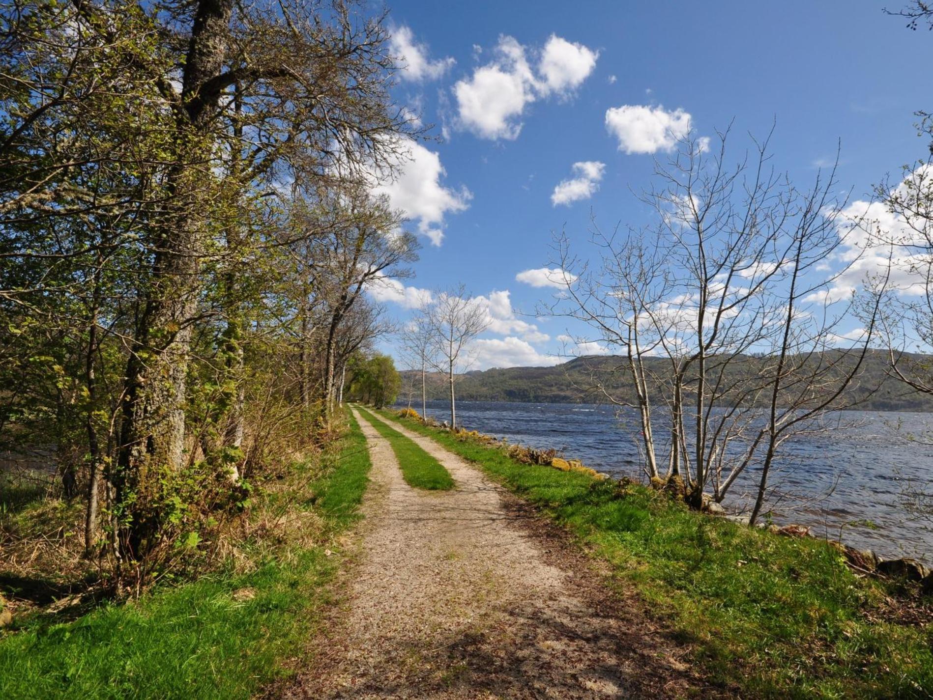 2 Bed in Loch Ness GRANY view 2