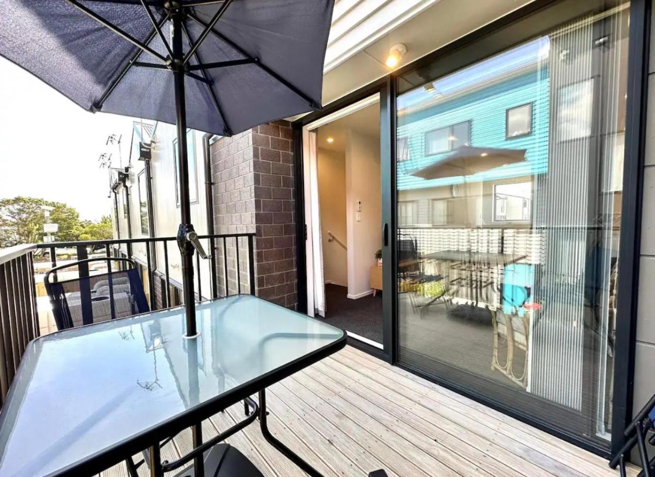 Immaculate - 2 Bedroom Townhouse close to Fruitvale train station photo 2