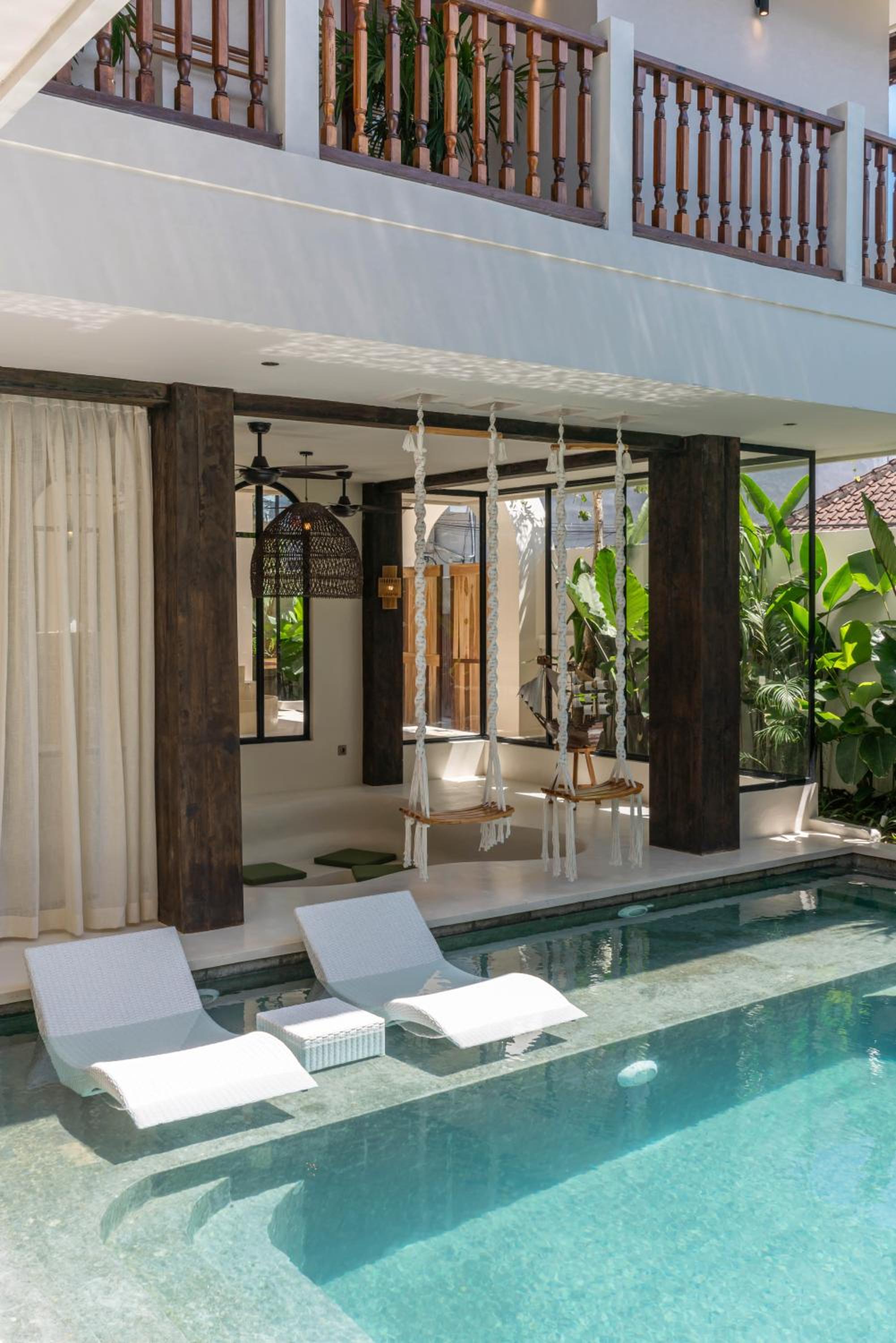 Casa Galicia - Spacious Central 7BR Villa, Pool & Sunset Rooftop view 5