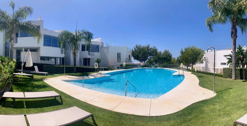 3BR Luxury Villa in Best Area of Marbella. view 4