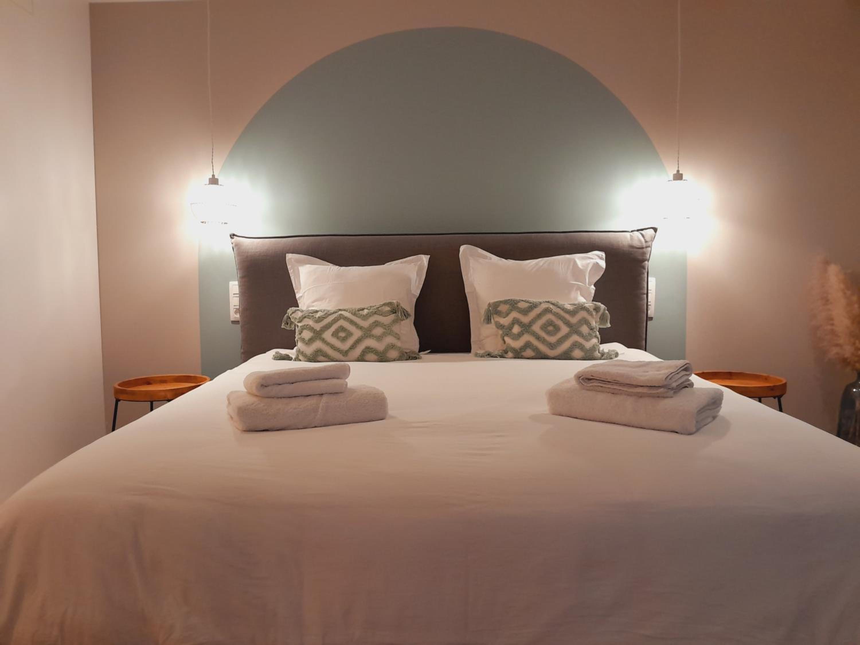 Dionbulles & Dionlodge Guesthouse, Private Wellness with pool in option