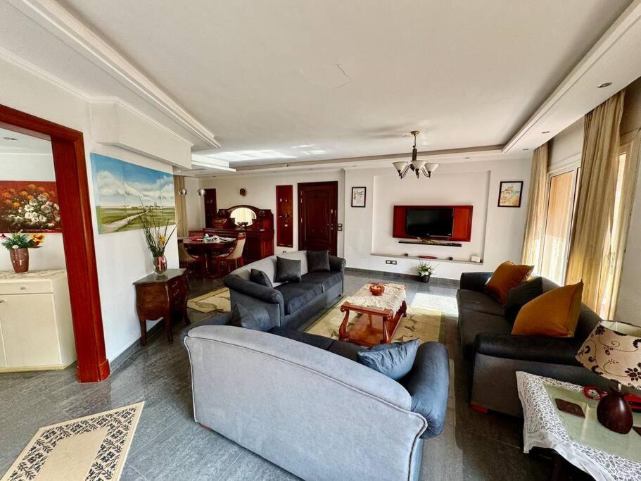 Luxury Antique Heartwarming 2BR Apt in Madinaty