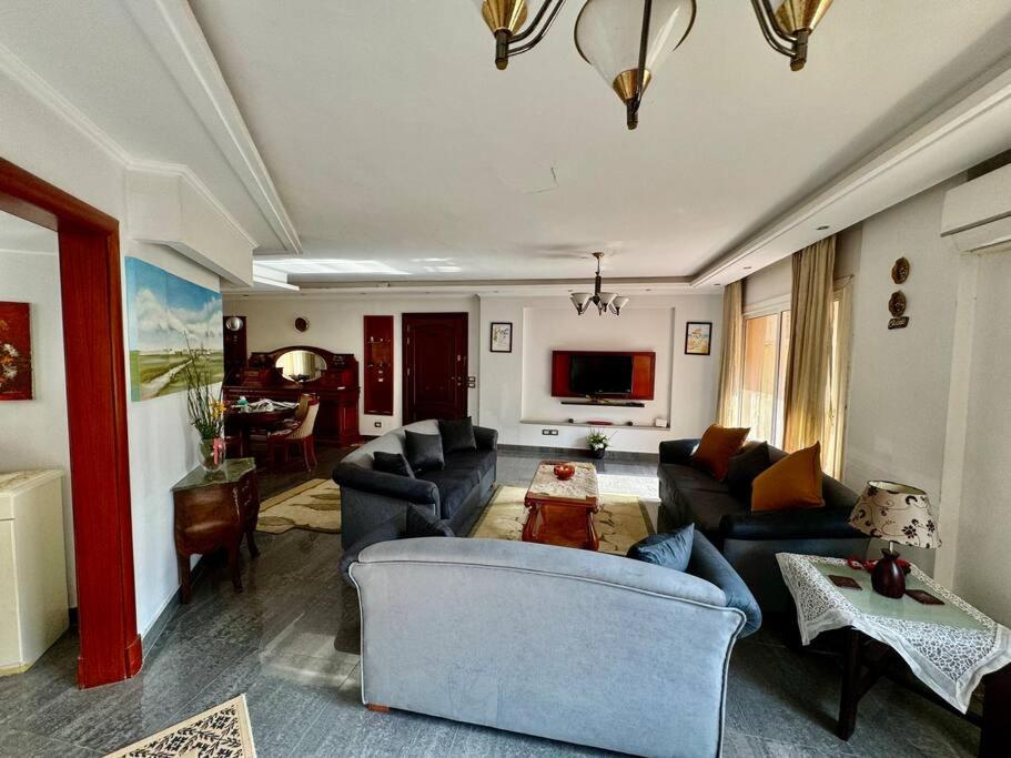 Luxury Antique Heartwarming 2BR Apt in Madinaty