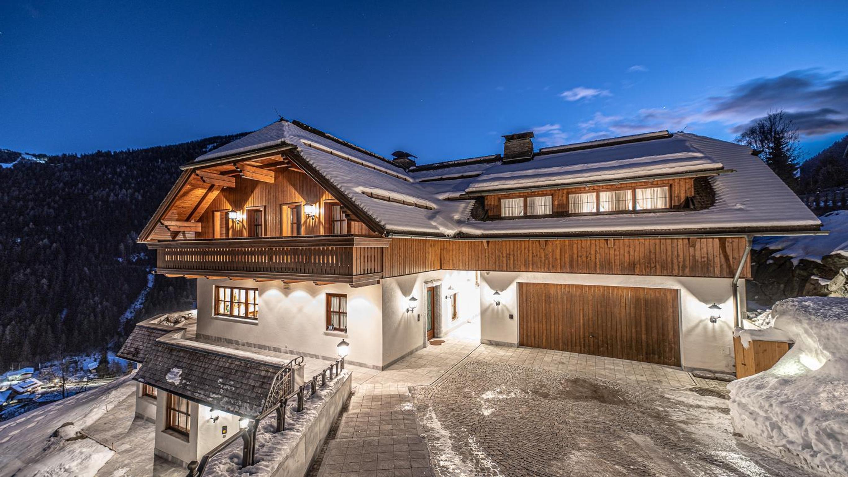 Villa Bostele with Five Bedrooms, Indoor Pool, Two Saunas & Garage