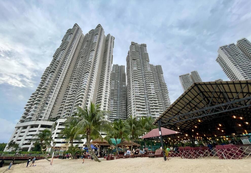 Danga Bay 3BR - Secret Lounge - Netflix - Dryer