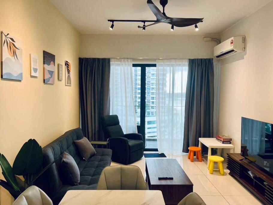 Danga Bay 3BR - Secret Lounge - Netflix - Dryer