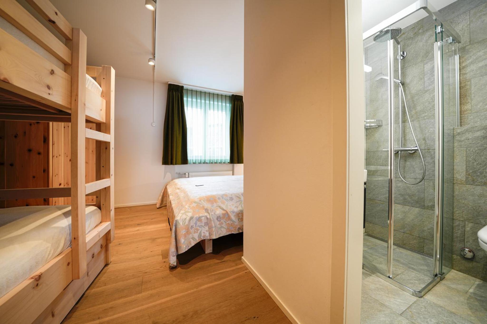 Viktoria A44 by Arosa Vacations, exklusives App im Zentrum mit privater Garage & Panoramablick