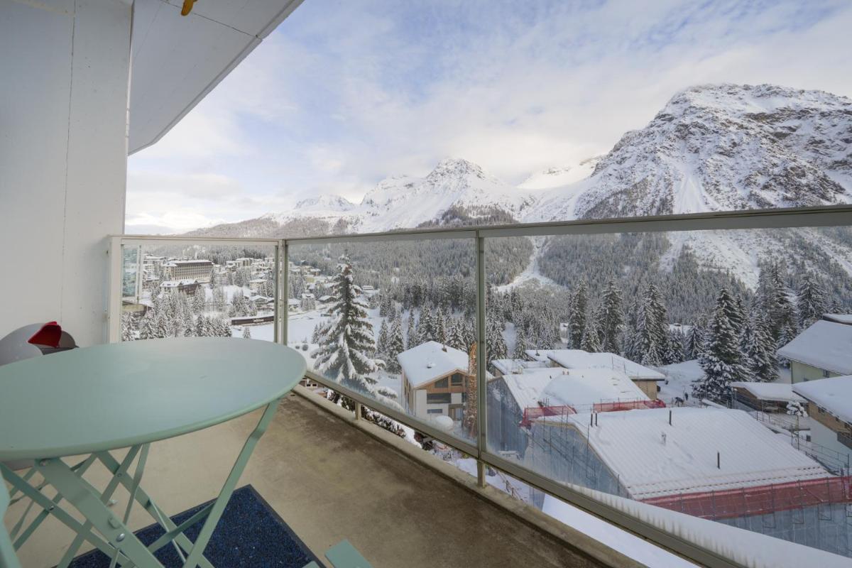 Viktoria A44 by Arosa Vacations, exklusives App im Zentrum mit privater Garage & Panoramablick