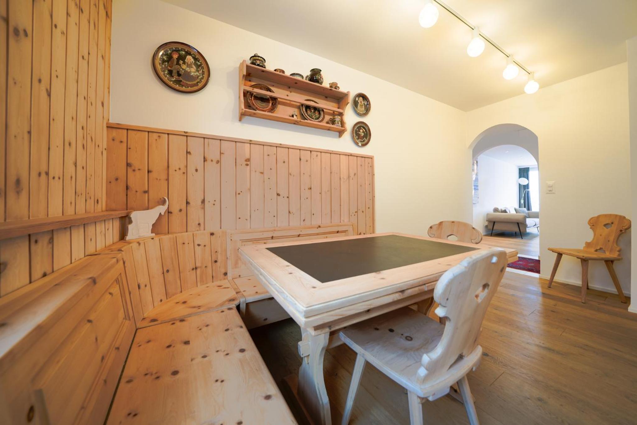 Viktoria A44 by Arosa Vacations, exklusives App im Zentrum mit privater Garage & Panoramablick
