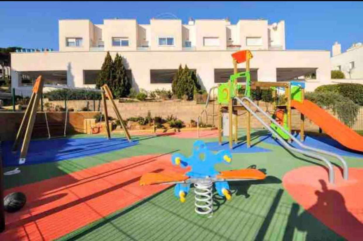 Wonderful townhouse on Sa Boadella beach