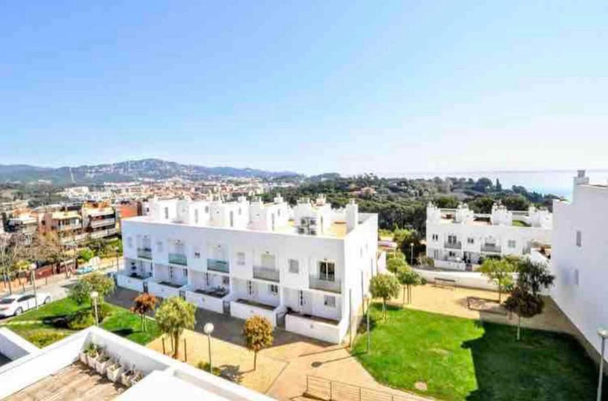 Wonderful townhouse on Sa Boadella beach