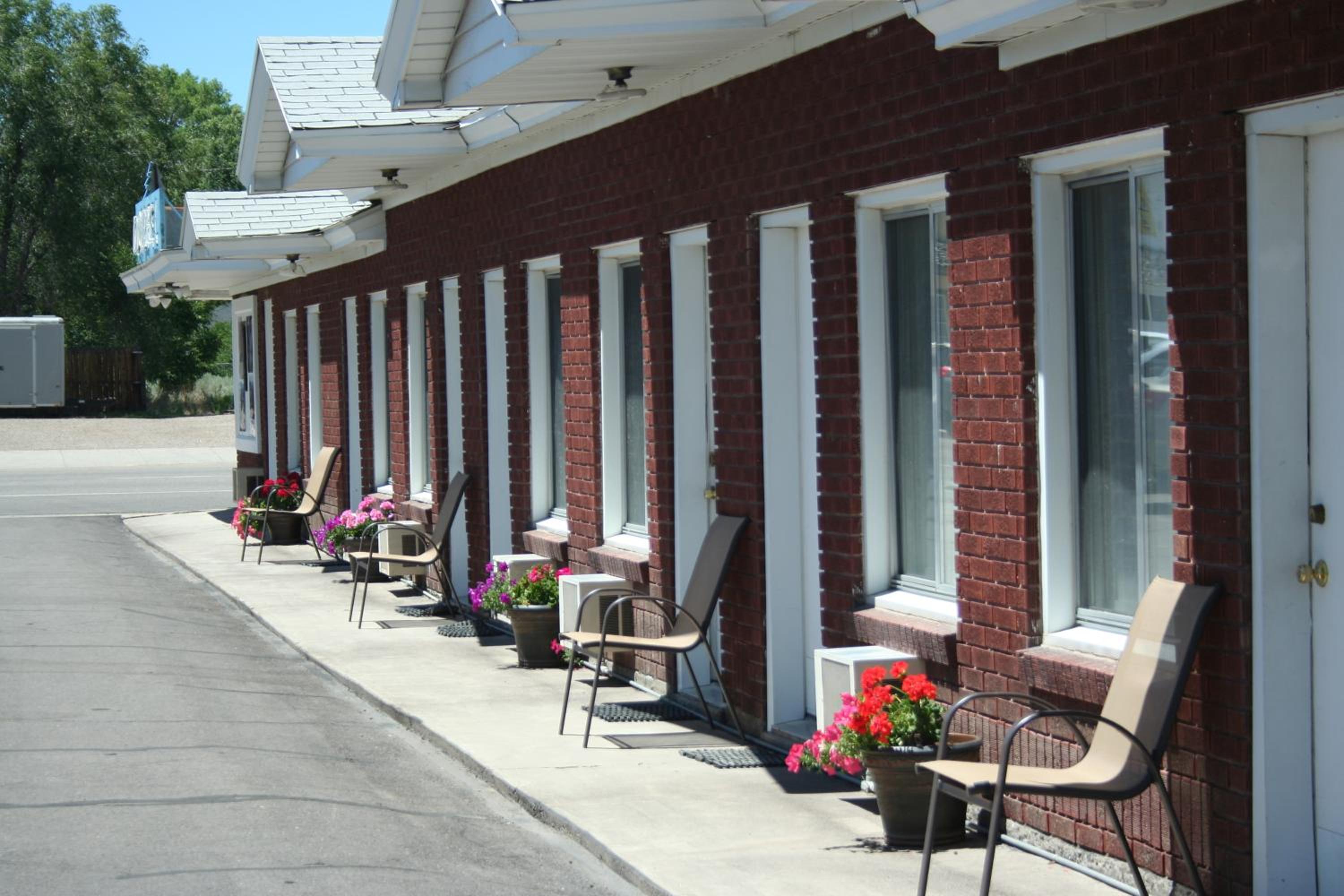 Blue Pine Motel view 2