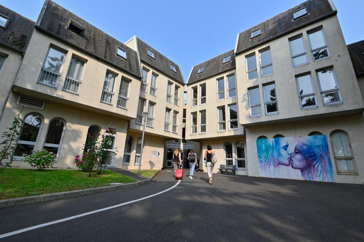Orleans Vacations - AUBERGE DE JEUNESSE D'ORLEANS - Property Image 1