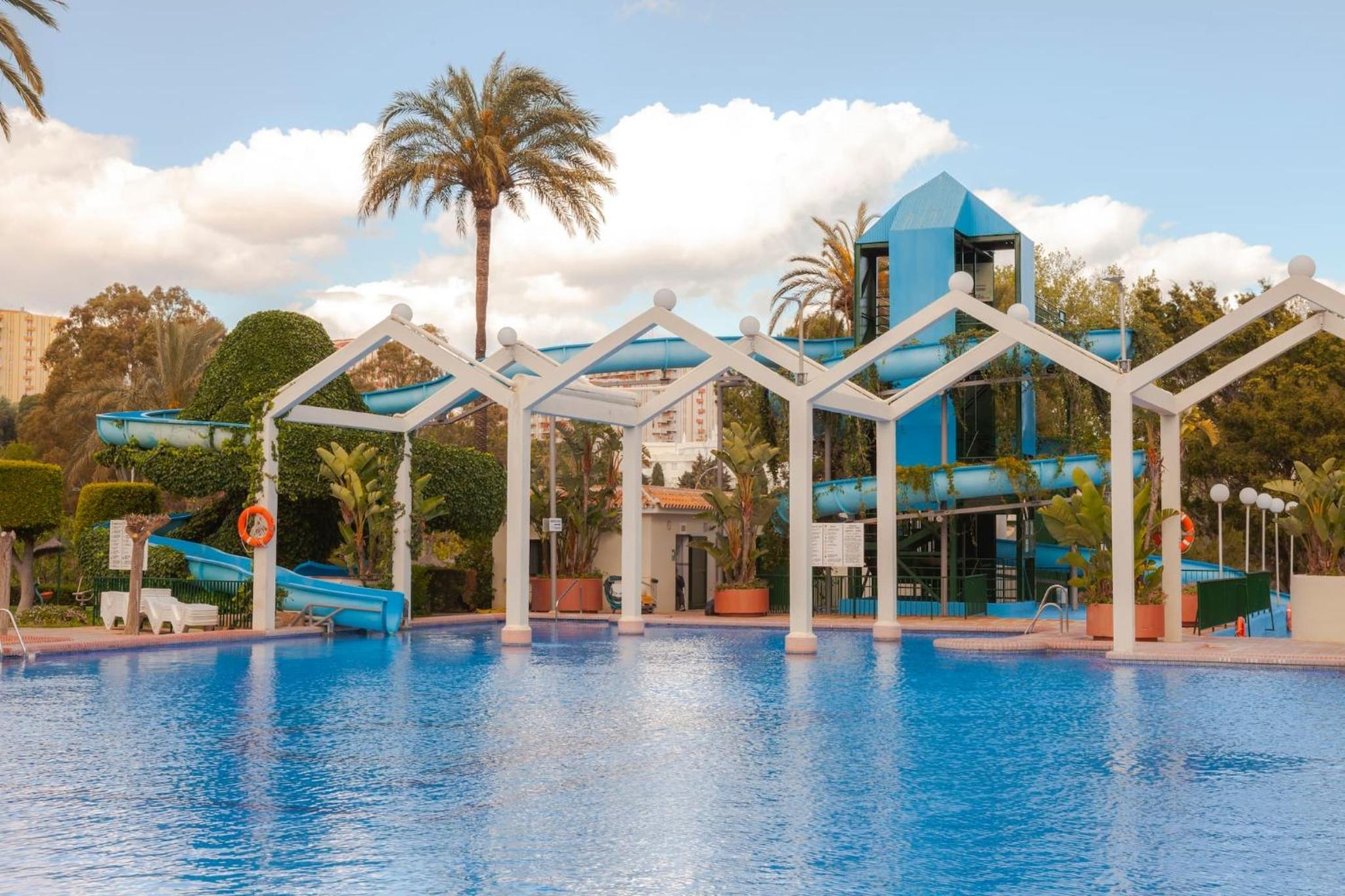 Deluxe Apartment in BenalBeach with Water Park