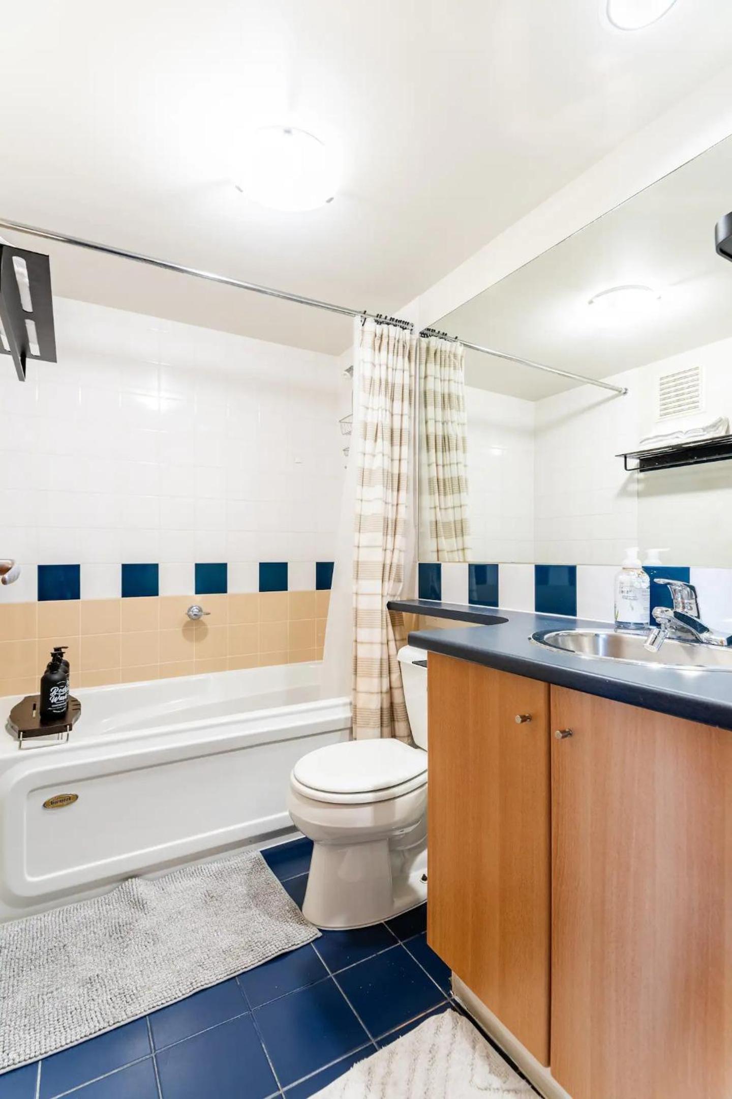 loft in downtown Vancouver with free parking