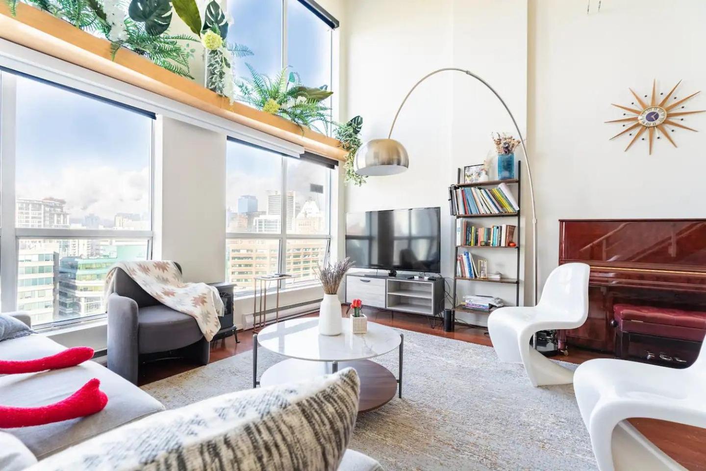 loft in downtown Vancouver with free parking