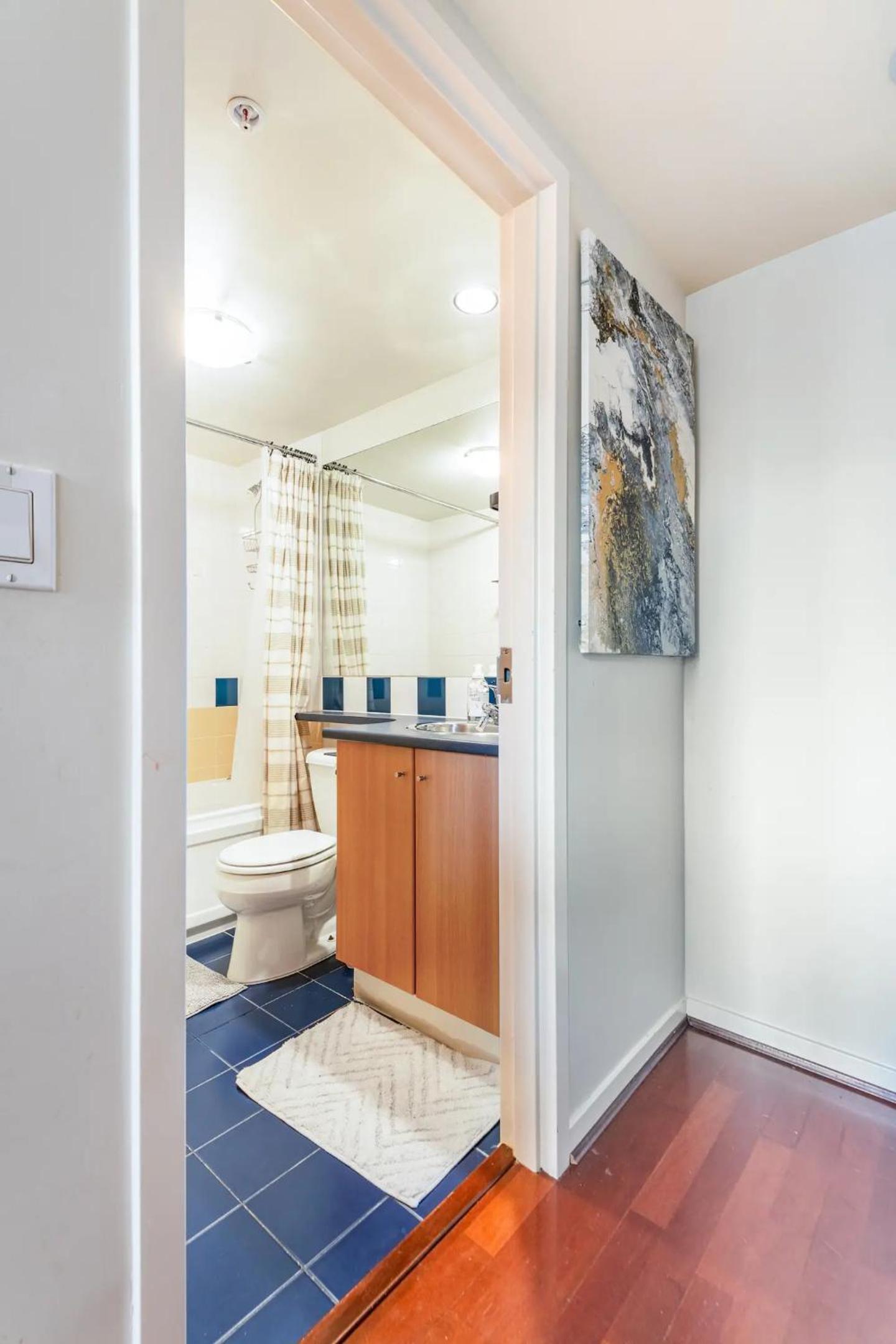 loft in downtown Vancouver with free parking